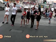 探秘东莞人肉市场挑两个嫩妹玩双飞