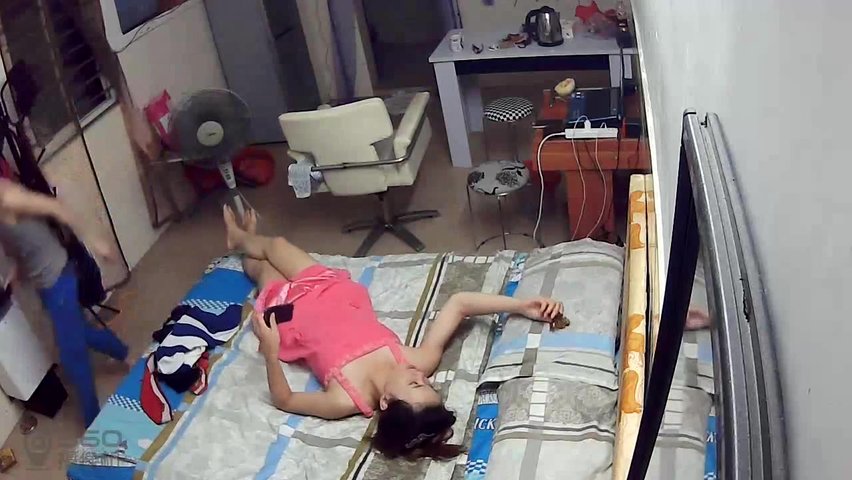 监控偷拍 大白天 出租屋小伙和漂亮美女啪啪
