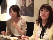 [CLUB-355] 相席居酒屋でナンパした仲良し2人組をお持ち帰り