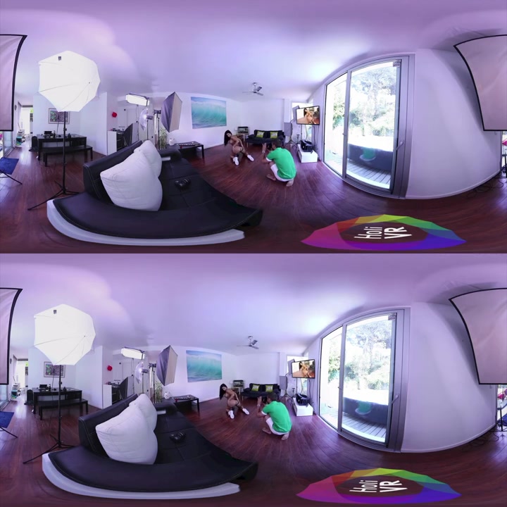 Virtual Reality Photogenic Girl