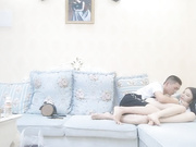 连续约多个妹子中途还吵架AV视角沙发狂干