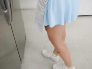 安吉尔·杨斯是一位出色的家庭主妇，但她更擅长吞咽她男人的巨大鸡巴