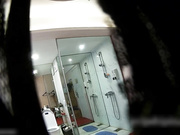 名门夜宴偷拍系列美女模特王XX拍沐浴露广告被摄影师暗藏摄像头偷拍洗澡