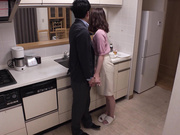 [DANDY-893] 「今日も息子の家庭教師とセックスしています。」2人きりになったら10秒で挿入？！息子がすぐ隣にいるのにイケメン家庭教師のチ○ポを握る肉欲教育ママ - 2of5
