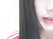 清純漂亮美女主播檸萌穿著紅白運動服現場直播道具插逼自慰大秀 表情淫蕩