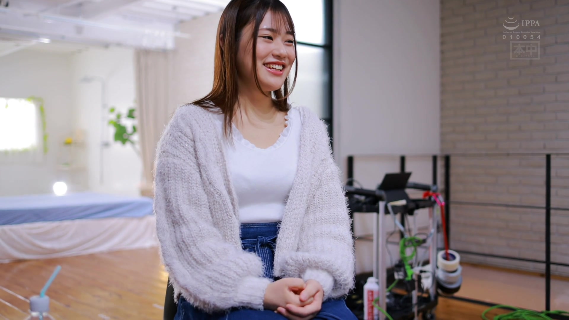 [HMN-569] 新人 めっちゃ爽やか美少女専属決定！自由を手に入れた現役女子大生 中出しAV DEBUT 天沢りん - 1of5