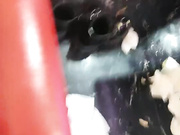 太嗨了-2高颜值极品性感美女和2男一起在豪华包厢锁着门在里面群交,特别漂亮的那位被轮流爆插,嘴里唱着歌后面还在干,国语!