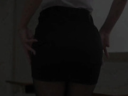 好色女教师让学生穿她的丝袜