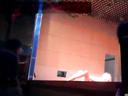 鄉村大劇場拍攝各式美女裸體艷舞表演 臺上臺下露奶露逼與觀眾激情互動 場面刺激～720P高清