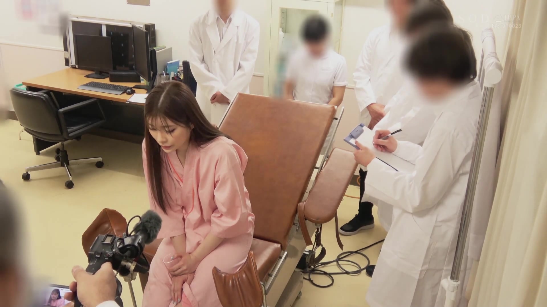 [START-193] はじめてのドクハラ健康診断 変態医師のスケベ検診に悔しくもガクガク声我慢イキするOL 神木麗（24） - 3of5