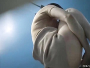 偷拍高颜值美艳少妇尿尿，性感的丁字内裤 掩盖不住脸上韵味的骚劲，来大姨妈，这样的女人男人天生的杀手！