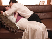 [ROE-266] 母が離婚した日 理性を失ってしまった僕は、性欲が尽き果てるまで大好きな母を抱きまくった。 大石紗季【破解】 - 1of5