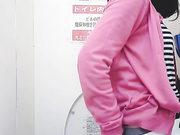最新流出-某大型商場公共女廁偸拍多位氣質美女如廁噓噓 有個妹子擦逼不小心紙被陰唇夾住了看得欲火焚身 720P高清原版