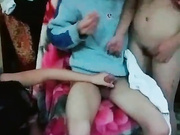一群男女星級酒店開房直播體驗群P遊戲 互相輪流嘗試各種體位幹得浪叫連連 場面淫蕩刺激 國語對白