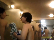 精品推薦 某公共浴室拍攝到的身材各異美女少婦沐浴更衣 雪白肌膚堅挺美乳千姿百態看得讓人欲火焚身～720P高清
