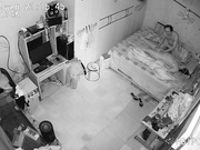 最新流出居家攝像頭黑客破解拍攝到的小夫妻啪啪過性生活 先用震動棒震的淫水直流 再各種花式抽插 原版高清