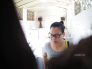 國內某市場公共女廁近距離拍攝各式美女如廁 貌似有幾個妹子顏值蠻高的 露臉高清
