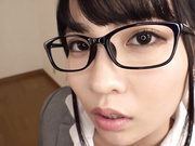 [HND-669] 至近距離に彼女がいるのに耳元でコソコソ口説いてくるささやき誘惑中出し 枢木あおい 【破解】 - 1of5