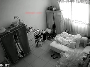 家庭網絡攝像頭破解拍攝到的胖哥中午和苗條漂亮媳婦啪啪打炮 露臉高清