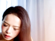 美女主播露脸来了大姨妈还在努力直播，掰开骚逼给狼友看特写，道具爆菊花跳蛋玩弄阴蒂，边自慰边擦大姨妈