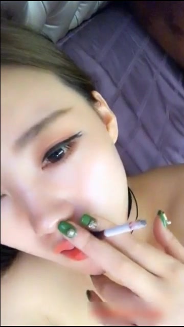 撸管推荐宅男女神魔仙和狼友唠嗑看着性感粉嫩美乳和淫骚小穴让人精尽人亡
