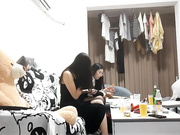 广东“6P”换妻聚会❤️露脸无码多人无套乱交眼镜妹最骚但是大家都喜欢操身材颜值最好的黑衣妹子（吃大亏了）