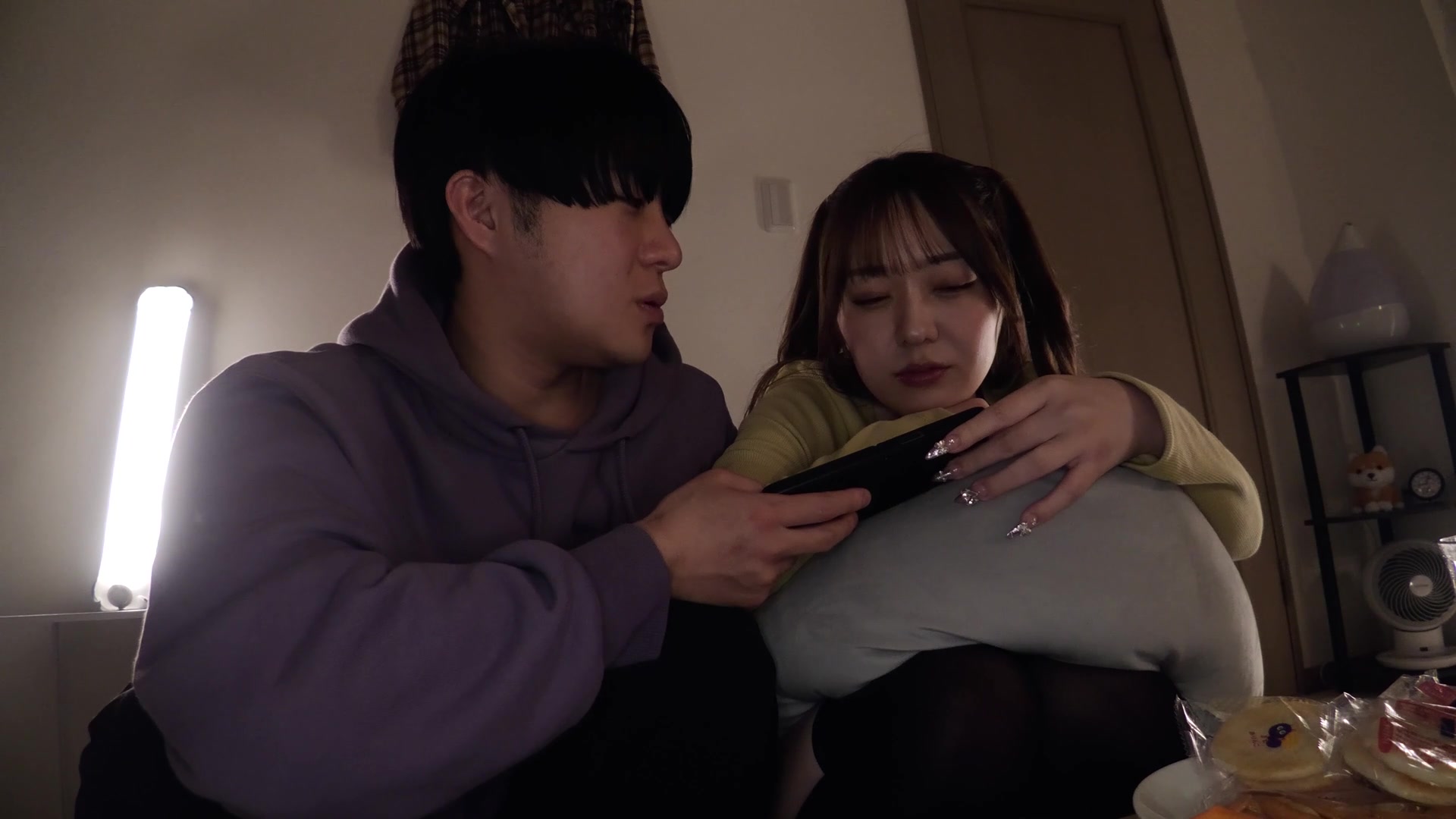 MNSE-062 宅飲みドタキャン口説きSEX 色白巨乳女子 りな - 1of5
