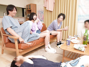 LULU-413 男っぽくてノリの良い無防備デカ尻女友達と宅飲みで連続射精ゲームをして金玉スッカラカンになるまで一晩で13発大量ぶっかけ顔射した。 - 1of5