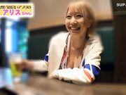 [破解]BLK-558 ヤリモクFriends 01 マッチングアプリで出会ったヤリマンギャルと酒飲みまくって大潮吹きストロングセックス！！ - 1of5