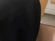 母子乱伦❤️看着性感的妈妈冲动下鼓起勇气说我想操你立马换来我妈一顿无情暴打对白精彩