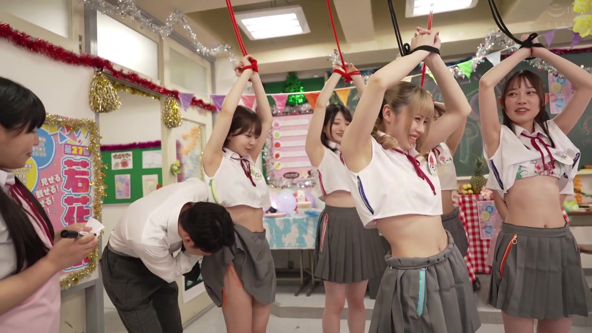 HUNTC-508 超新鮮！もぎたて女子○生はいかが？ 学園祭の模擬店で女子○生と相席出来るフルーツパーラーがオープン！ - 1of5