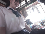 IPZZ-796 喪失しきった親戚のゴミ部屋おじさんを助けたくて健気すぎる美少女は今日も一番喜ばれる性処理を進んで行う 山田鈴奈 - 2of5
