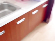 原创小姨子的秘密海边小姨子献出美鲍让姐夫贪婪舔吃阳台跪献口交迎着海风后入精液射满菊花流入阴道