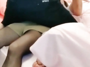 【乱伦勾搭嫂子】趁着哥哥上夜班，强搞独自在家的嫂子