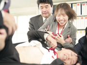 ROYD-299 朝起きたら部屋に下着姿の同期女子社員！ いつも生意気で悪態ばかりついてくるのに、甘えてきたので… 宍戸里帆 - 1of5