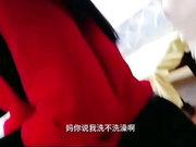 倒反天罡强上老妈❤️趁老爸不在家偷拍老妈裙底被发现直接将错就错推翻老妈就强插内射