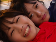 FTKD-044 レズ性癖のある再婚相手の連れ子と川の字で雑魚寝していると隣からぴちゃぴちゃと水音が… 花守夏歩 小日向める - 1of5