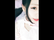 超嫩大眼美妞粉粉的魅惑091703
