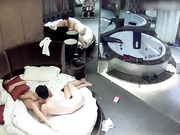 豪华套房主题酒店偷拍-胸大漂亮的美女被猥琐男用情趣道具搞的欲死欲仙,受不了了主动骑在男的身上要,太激烈了!