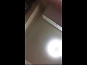 闺蜜来访照样不耽误直开播刮阴毛,刮完后说感觉后悔了,没有毛看着好丑