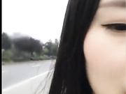 美女主播户外马路边直播观众刷礼物让她对着路过的司机袒胸露逼相当刺激