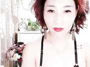 风韵犹存美少妇揉胸搓奶