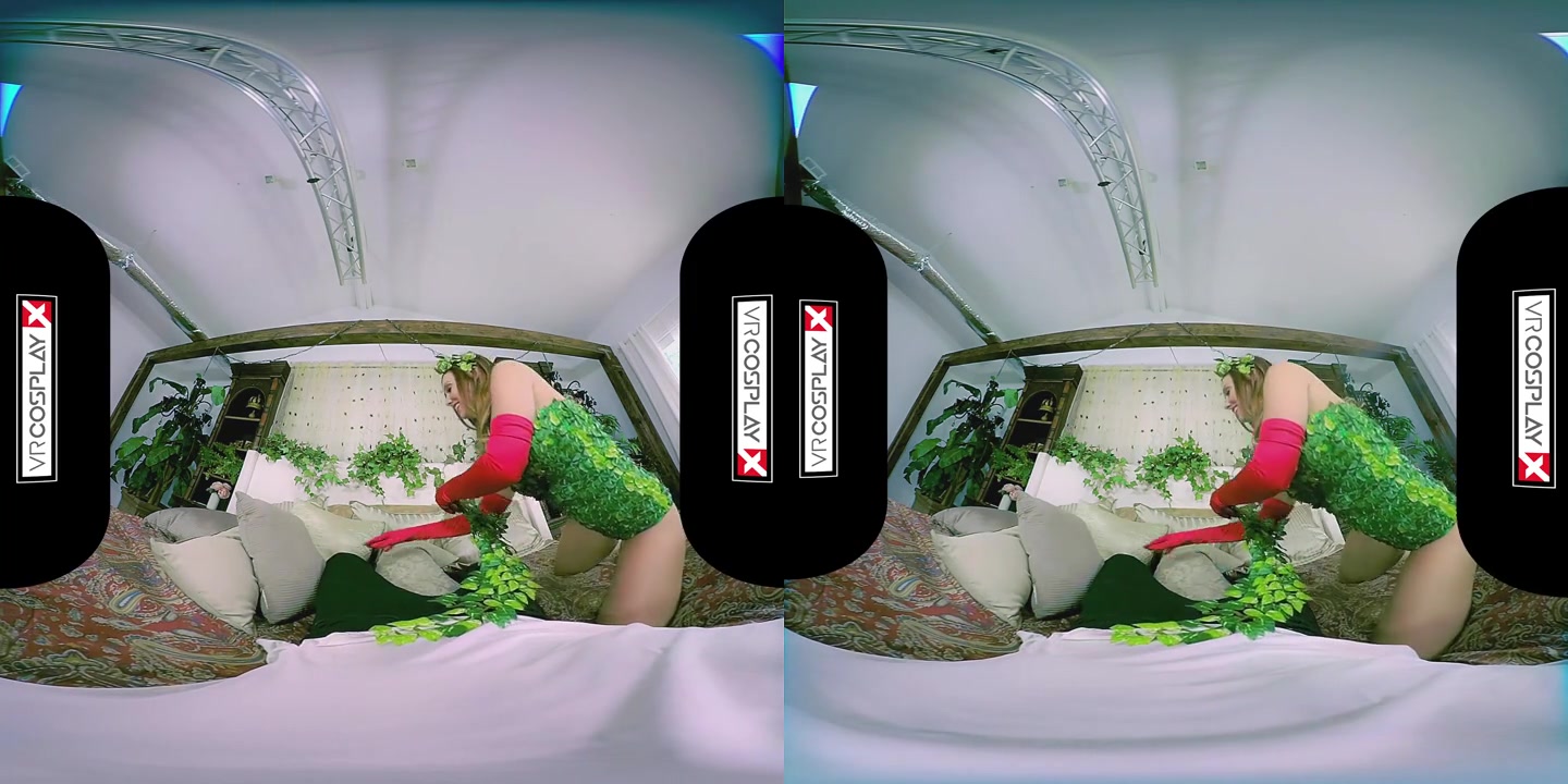 VR CosplayX Poison Ivy's Up Close Pussy Sits on a Big Dick