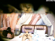喷血推荐-主题酒店偷拍超漂亮大学美女被眼镜男搞了3次,一次口爆后喝橙汁咽了下去,一次2人互相自慰射她一身,最后一次狠狠内射