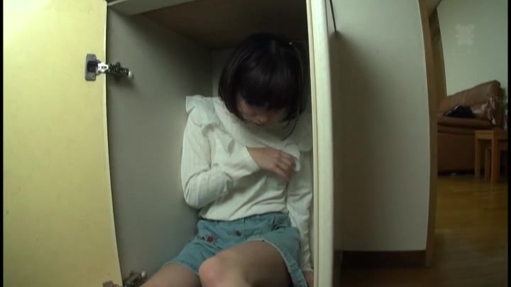 [MUM-327]  「自分との戦い」声を掛けるか迷う。ドストライクな制服女子。新人 まなかかな