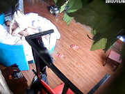喷血推荐-绿叶房偷拍单纯漂亮美女酒店和网友见面被要求啪啪,美女不同意强行扯掉内裤后插式干爽后主动配合!