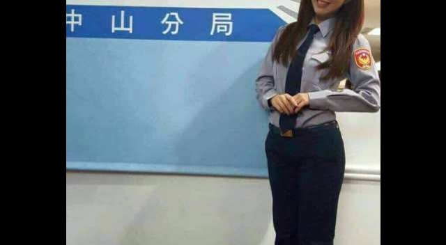 最新网传台北女警花，珍品！赞多有续集！！