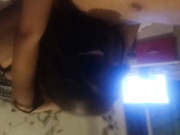 骨瘦如柴的小帅哥家中床战朋友刚来外地上班的小表妹,没想到妹子那么耐操把男的累得快虚脱了,国语！
