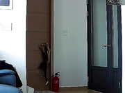 黑客破解家庭网络摄像头监控TP女白领如厕洗澡最后情深一闻来月经的内裤