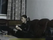 小情人吃苹果暗示要吃鸡巴蛋蛋，看那骚样就知道想干嘛，大鸡巴掏出来啪啪给力伺候